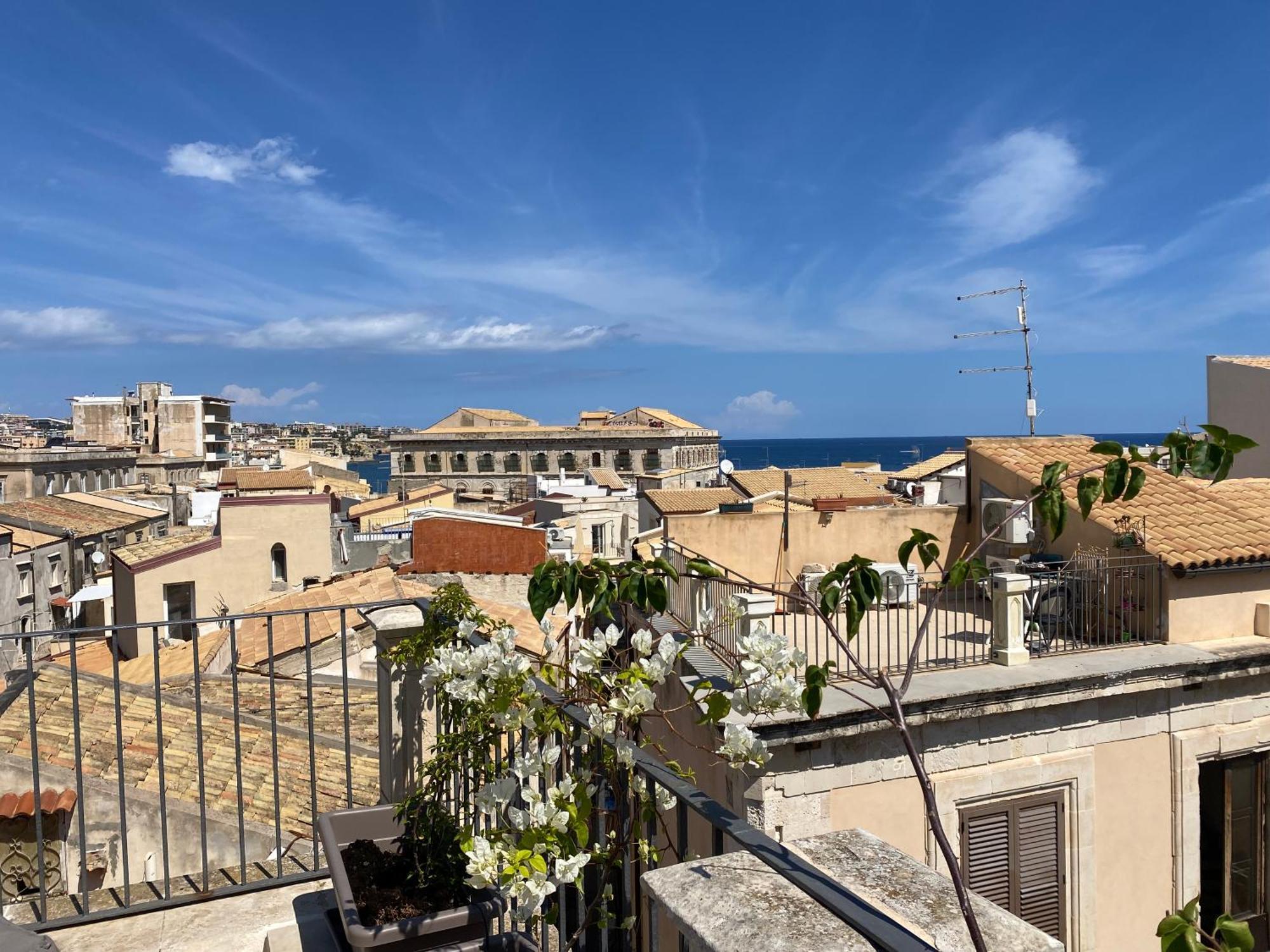 Appartamento Alma Maris Terrazza Al Tempio By Bed&Bros Syracuse Esterno foto